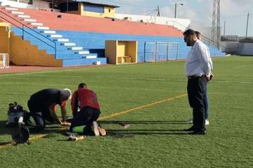 Obras de reforma en el campo municipal de La Herradura (Foto TA)